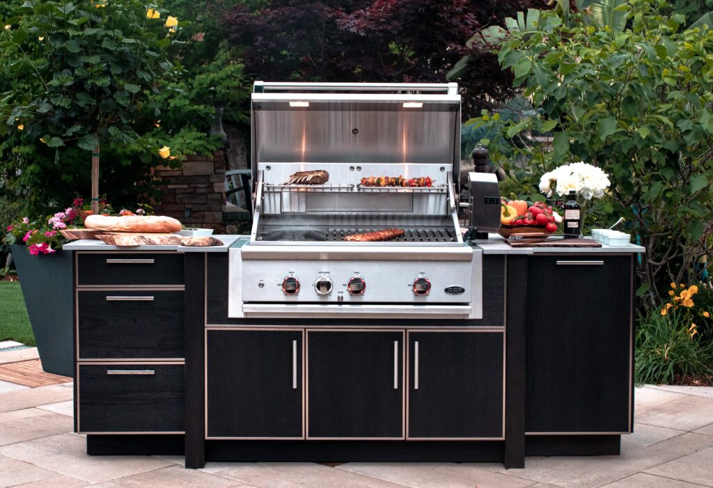 A finished outdoor kitchen from the Chicago Grill Company mobile showroom process