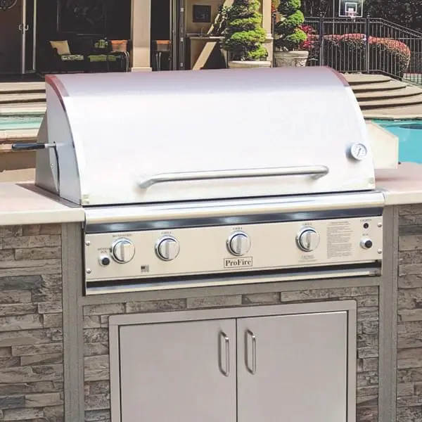 A MHP Grills built-in grill